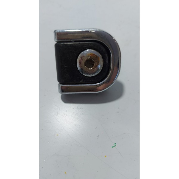 Prisilha Gancho Porta Malas Discovery 4 2009-2010 Cx518
