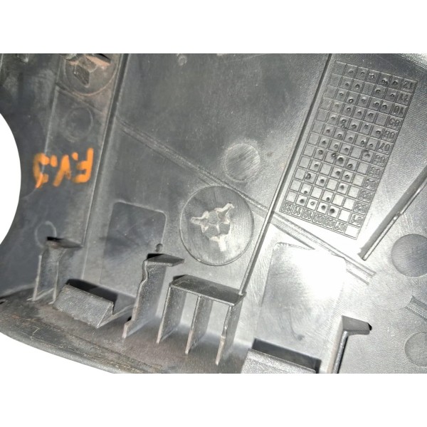 Acabamento Lateral Banco Carona Amarok 2014 (detalhe)