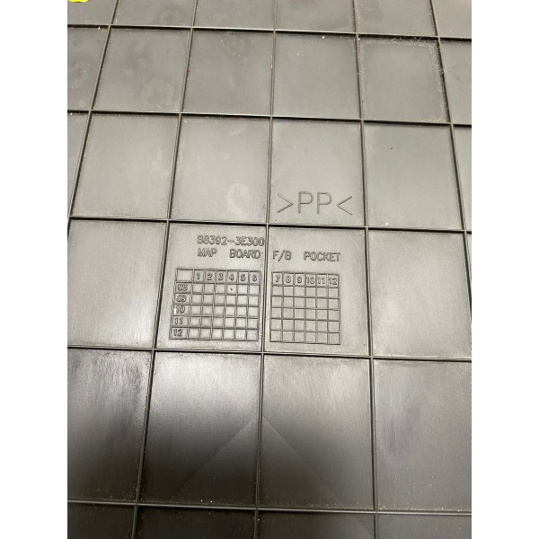 Moldura Traseira Do Banco D. Toyota Rav4 17/18 Cx592