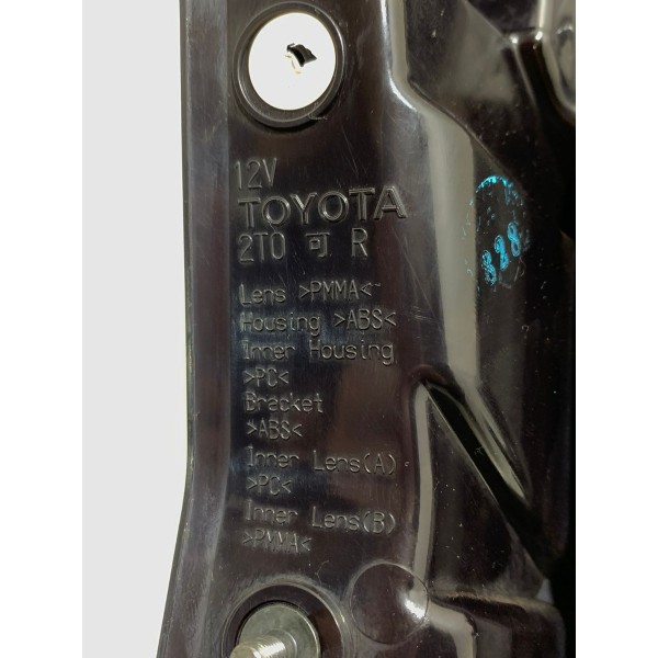 Lanterna Direita Capô Toyota Rav4 17/18 Cx561