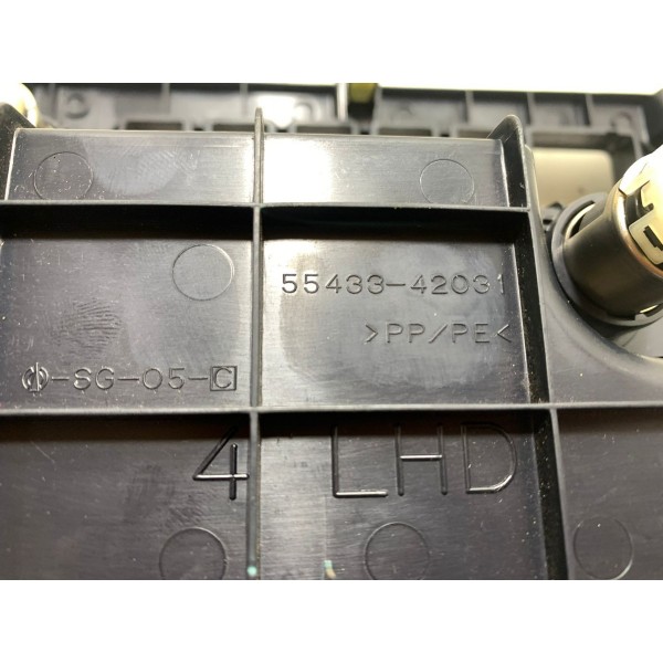 Moldura Com Tomada 12v Toyota Rav4 2017/18 Cx332
