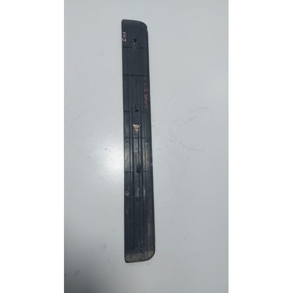 Soleira Interna Porta Dianteira Direita Kia Sorento 09 Cx479
